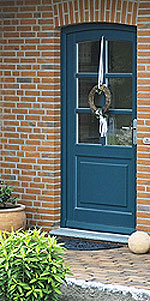 Blaue Haustür aus Holz