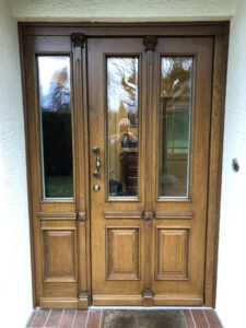Haustür aus Holz in Eiche